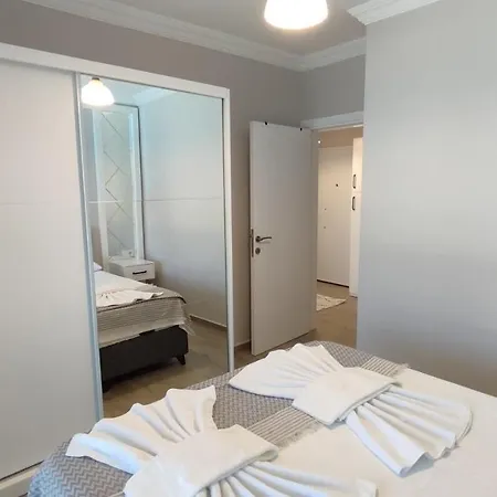 Gala Family Suite Apartament *